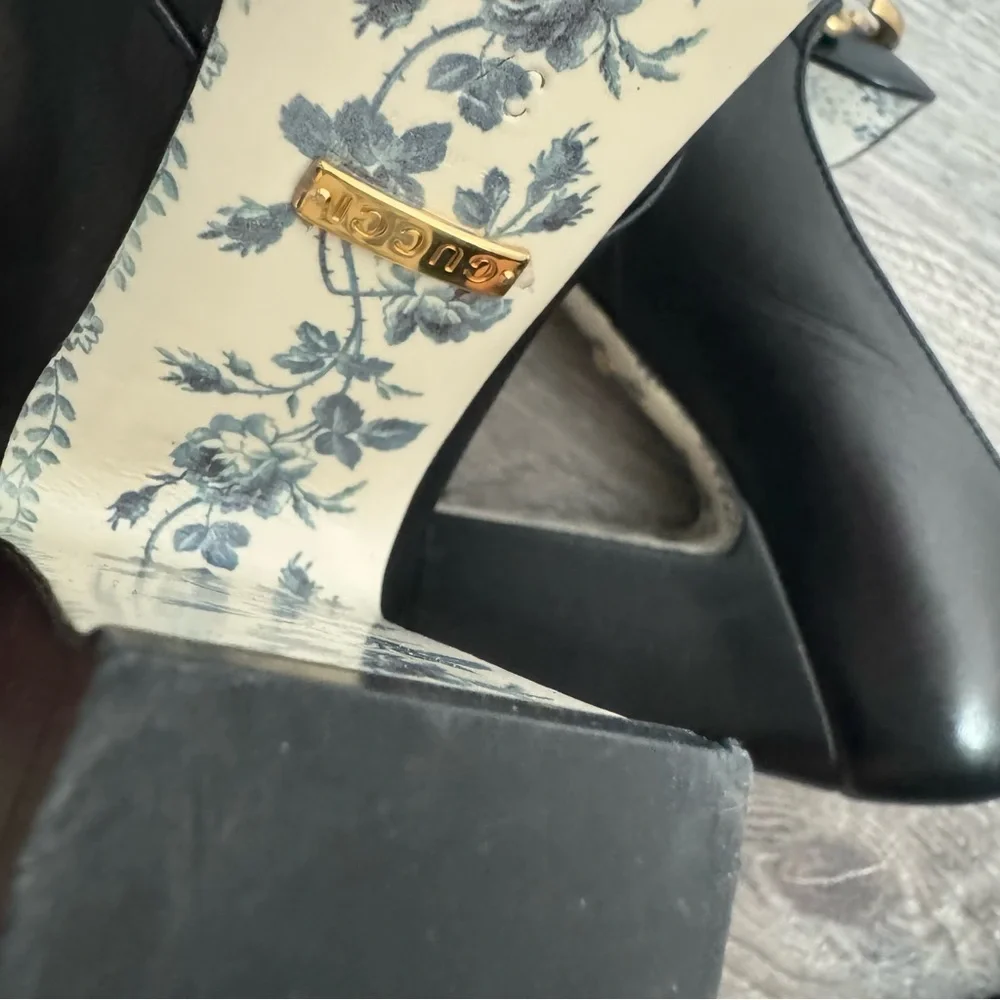 Women’s Black Gucci Heels - Picture 3 of 8